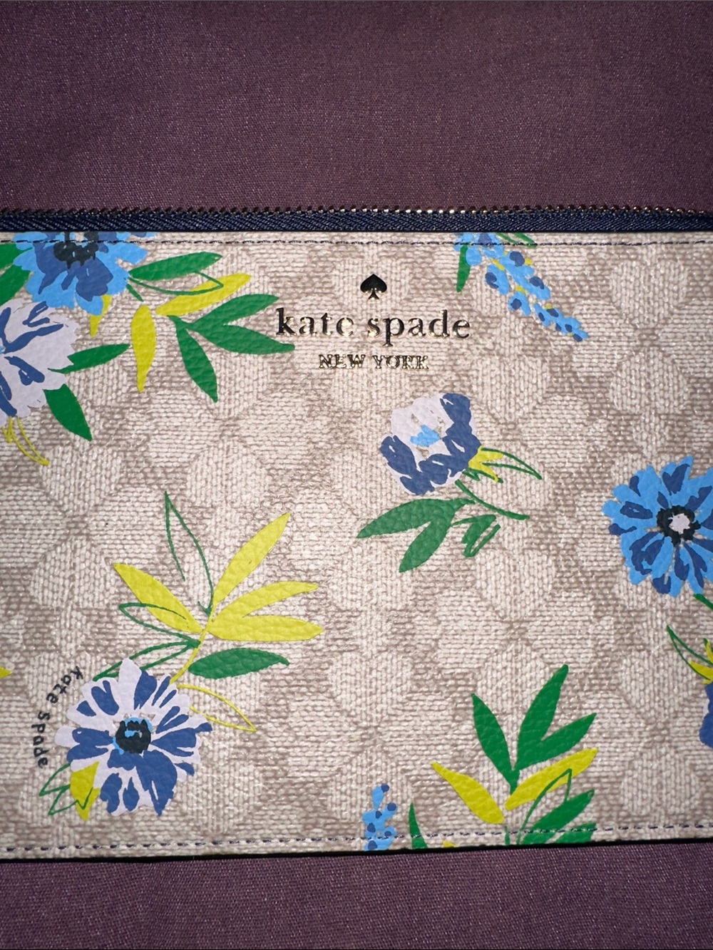 Kate Spade Lucy Spade Flower Floral Medium L-Zip Wristlet - Picture 3 of 8